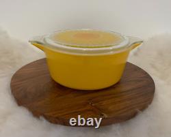 Vintage Pyrex 475-B Daisy Yellow Casserole Dish with Daisy Lid (2-1/2 Quart)
