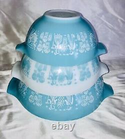 Vintage Pyrex AMISH BUTTERPRINT Cinderella 3 Bowl Set Turquoise & White EUC