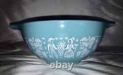 Vintage Pyrex AMISH BUTTERPRINT Cinderella 3 Bowl Set Turquoise & White EUC