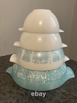 Vintage Pyrex AMISH BUTTERPRINT Cinderella Handled 4 Bowl Set -Turquoise & White