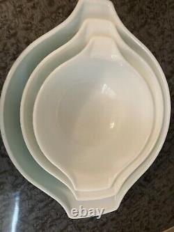 Vintage Pyrex AMISH BUTTERPRINT Cinderella Handled 4 Bowl Set -Turquoise & White