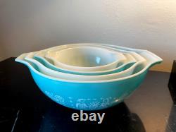 Vintage Pyrex Amish Butterprint Cinderella Mixing Bowls Turquoise/White 4pc Set