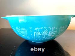 Vintage Pyrex Amish Butterprint Cinderella Mixing Bowls Turquoise/White 4pc Set