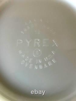 Vintage Pyrex Amish Butterprint Cinderella Mixing Bowls Turquoise/White 4pc Set