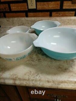 Vintage Pyrex Amish Turquoise Butterprint Cinderella Nesting bowls set of 4