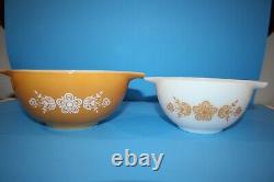 Vintage Pyrex BUTTERFLY GOLD Cinderella 4 Bowl Set Butterscotch & White
