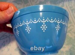 Vintage Pyrex Blue Garland Set of 3 Mixing Bowls in Very Good to Excellent Cond