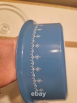 Vintage Pyrex Blue Snowflake Garland 664 Big Bertha 4 Qt With LID