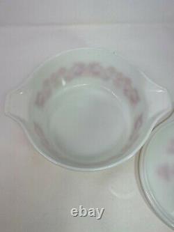 Vintage Pyrex Casserole Friendship Bowl White Lid 2.5 Quart Red Birds 475-B