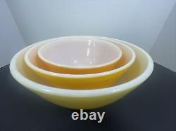 Vintage Pyrex Citrus Yellow Orange Nesting 3 Piece Mixing Bowl Set 402 403 404