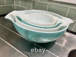 Vintage Pyrex Complete Set 4 Amish Butterprint Cinderella Mixing Bowls 441-444