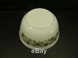 Vintage Pyrex Crazy Daisy Refrigerator & Mixing Bowl Set