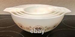 Vintage Pyrex Glass Cinderella White Town And Country Bowls Complete Set