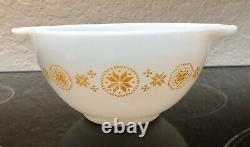 Vintage Pyrex Glass Cinderella White Town And Country Bowls Complete Set