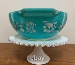 Vintage Pyrex JAJ Turquoise Goooseberry Cinderella Mixing Bowl (4 Quart)