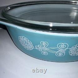 Vintage Pyrex Lace Medallion 045 Oval Casserole Dish 2 1/2 Qt WITH LID