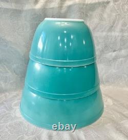 Vintage Pyrex Robin Egg Blue Turquoise Mixing Bowls 402, 403, 404, Very Good