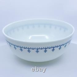 Vintage Pyrex Snowflake Blue Garland Mixing Bowl 404 4 Quart Bowl USA 1970s MCM