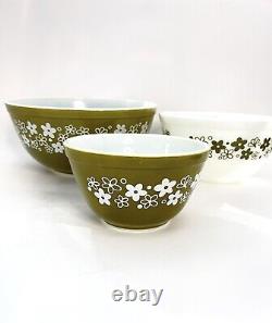 Vintage Pyrex Spring Blossom CRAZY DAISY Green 3-Piece Mixing Bowls EUC