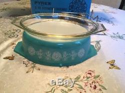 Vintage Pyrex Turquoise MilkGlass White Lace 945 Casserole Dish Lid & Warmer