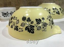 Vintage Pyrex Yellow, Black & White Gooseberry 4 pc Cinderella Nesting Bowl Set