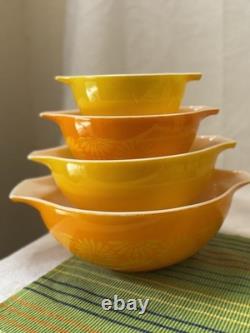 Vintage Pyrex set of 4 Sunflower Cinderella Nesting Bowls 441-444 (B)