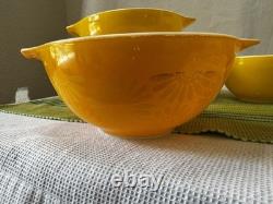 Vintage Pyrex set of 4 Sunflower Cinderella Nesting Bowls 441-444 (B)