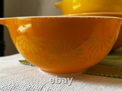 Vintage Pyrex set of 4 Sunflower Cinderella Nesting Bowls 441-444 (B)
