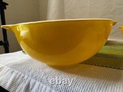Vintage Pyrex set of 4 Sunflower Cinderella Nesting Bowls 441-444 (B)