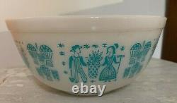 Vintage Turquoise Pyrex Amish Butterprint Nesting Mixing Bowls set of 3 EC white