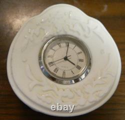 Vintage Ultra Rare (4) Piece Set Oneida Acid Cut Back Cameo Milk Glass Excellent