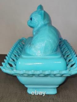 Vintage WESTMORELAND BLUE CAT MILK GLASS CANDY DISH WithBlue/Green Glass Eye-READ