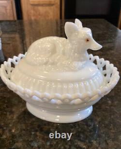 Vintage Westmoreland Milk Glass Fox On Dancing Sailor Lacy Base Covered Dish 8
