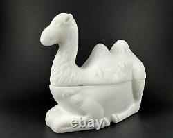 Vintage Westmoreland White Milk Glass Humphrey Camel 5.25 Candy Trinket Dish