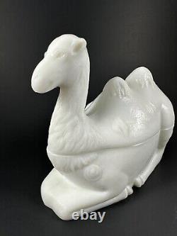 Vintage Westmoreland White Milk Glass Humphrey Camel 5.25 Candy Trinket Dish