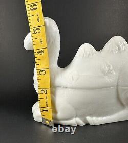 Vintage Westmoreland White Milk Glass Humphrey Camel 5.25 Candy Trinket Dish