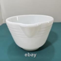 Vintage White Milk Glass Hamilton Beach Pyrex Ribbed Mixing Bowl Pour Spout