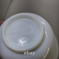 Vintage White Milk Glass Hamilton Beach Pyrex Ribbed Mixing Bowl Pour Spout