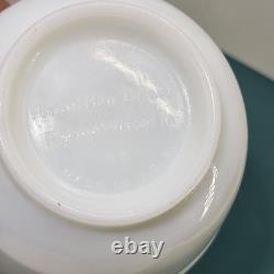 Vintage White Milk Glass Hamilton Beach Pyrex Ribbed Mixing Bowl Pour Spout