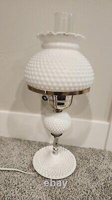 Vintage White Milk Glass Table Lamp Hobnail Bedside Night Stand Dresser