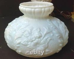 Vintage White Puffy Rose Poppy Milk Glass Gone With The Wind 3-Way Lamp Turnkey