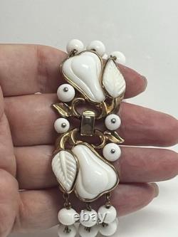 Vintage signed Trifari ALFRED PHILIPPE White Milk Glass Pear Bracelet 1950's