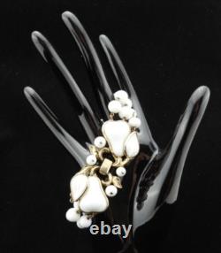 Vtg 1950s TRIFARI PAT PEND Poured White Milk Glass Pear Fruit Beaded Bracelet