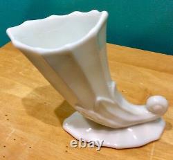 Vtg 40s Wht Milk Glass 6 Cornucopia Vase