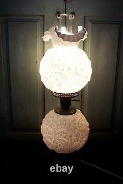 Vtg Fenton White Milk Glass GWTW Gone With The Wind Hurricane Poppy Table Lamp