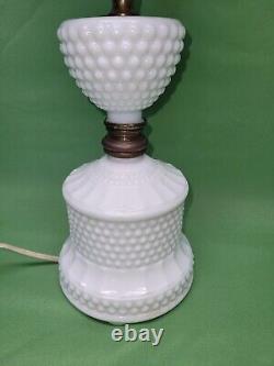 Vtg GWTW White Milk Glass Hobnail Boudoir Table Lamp