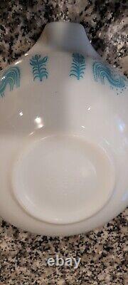 Vtg Pyrex Amish Butterprint Cinderella 4qt Mixing Bowl #444 Turquoise On White