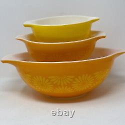 Vtg Pyrex DAISY/Sunflower Orange & Yellow CINDERELLA Mixing Bowls Set Of 3