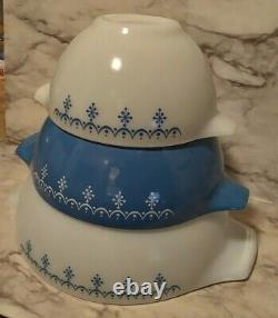 Vtg Pyrex Set of 3 Snowflake Blue White Garland Cinderella Nesting Mixing Bowls