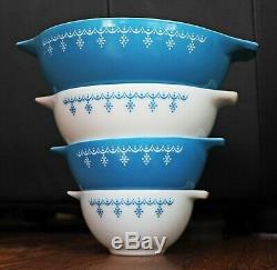 Vtg Pyrex Set of 4 Snowflake Blue White Garland Cinderella Nesting Mixing Bowls